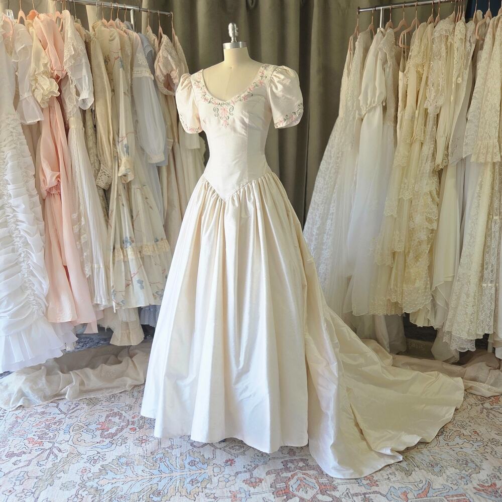 Wedding Dress Dupioni Silk Size S Floral Embroidered Cream Short Sleeve Basque